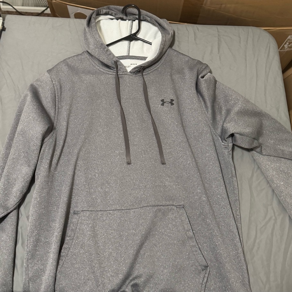Under Armour Sweatshirt
